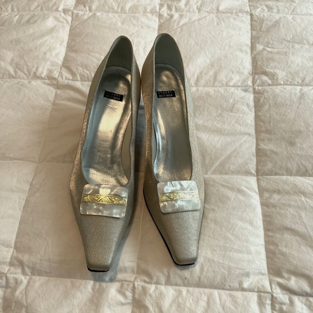 Stuart Weitzman Kitten Heel Pumps with French Toe Clips Size 10